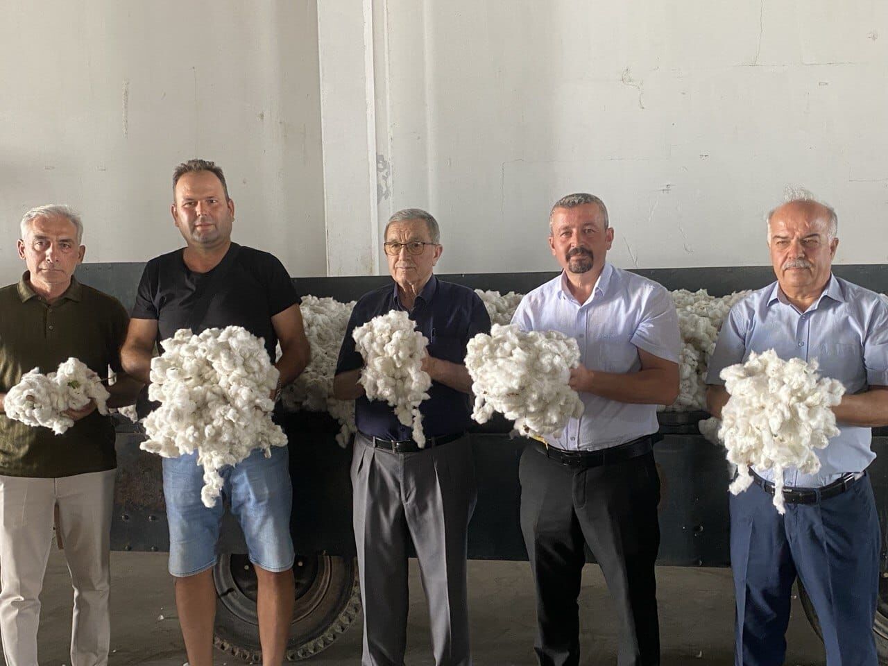 Aydın'da beyaz altın sezonu resmen başladı: TARİŞ ilk pamuğu 100 liradan aldı