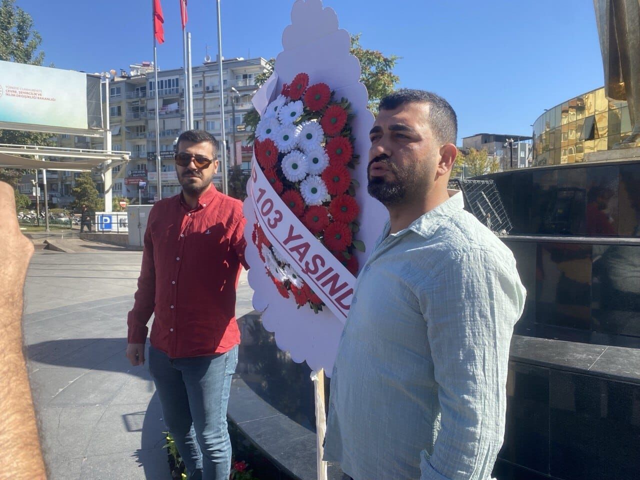 Aydın'da CHP'li eski başkandan il yönetimine çelenk boykotu
