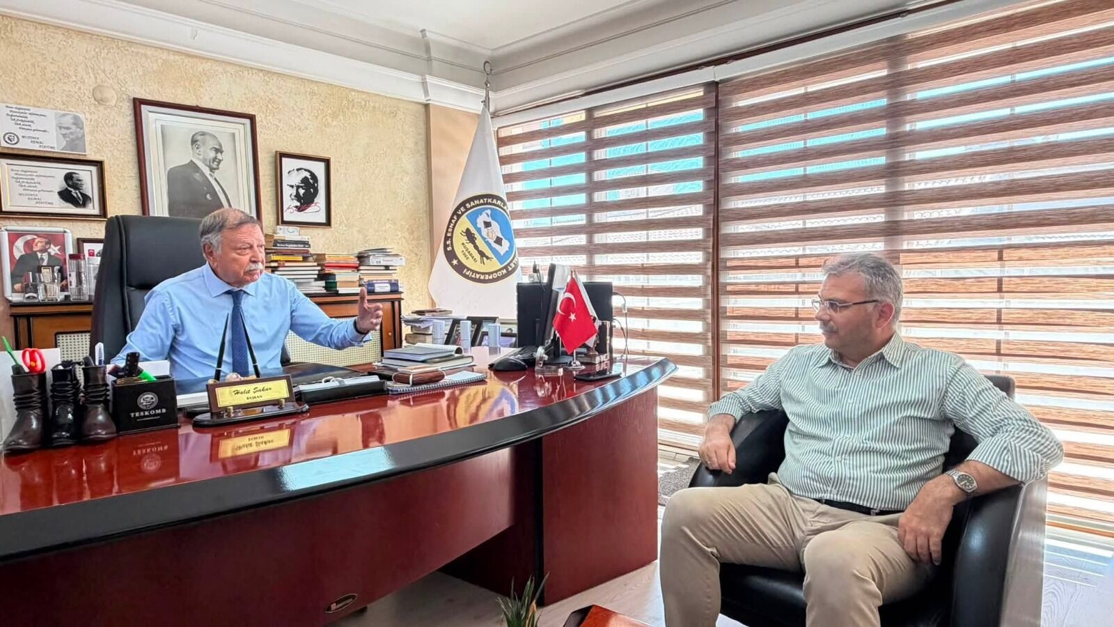 Aydın’da esnafın kredi imkanları masaya yatırıldı AK Partili Özmen Bölge Birliği Başkanı Şakar ile görüştü
