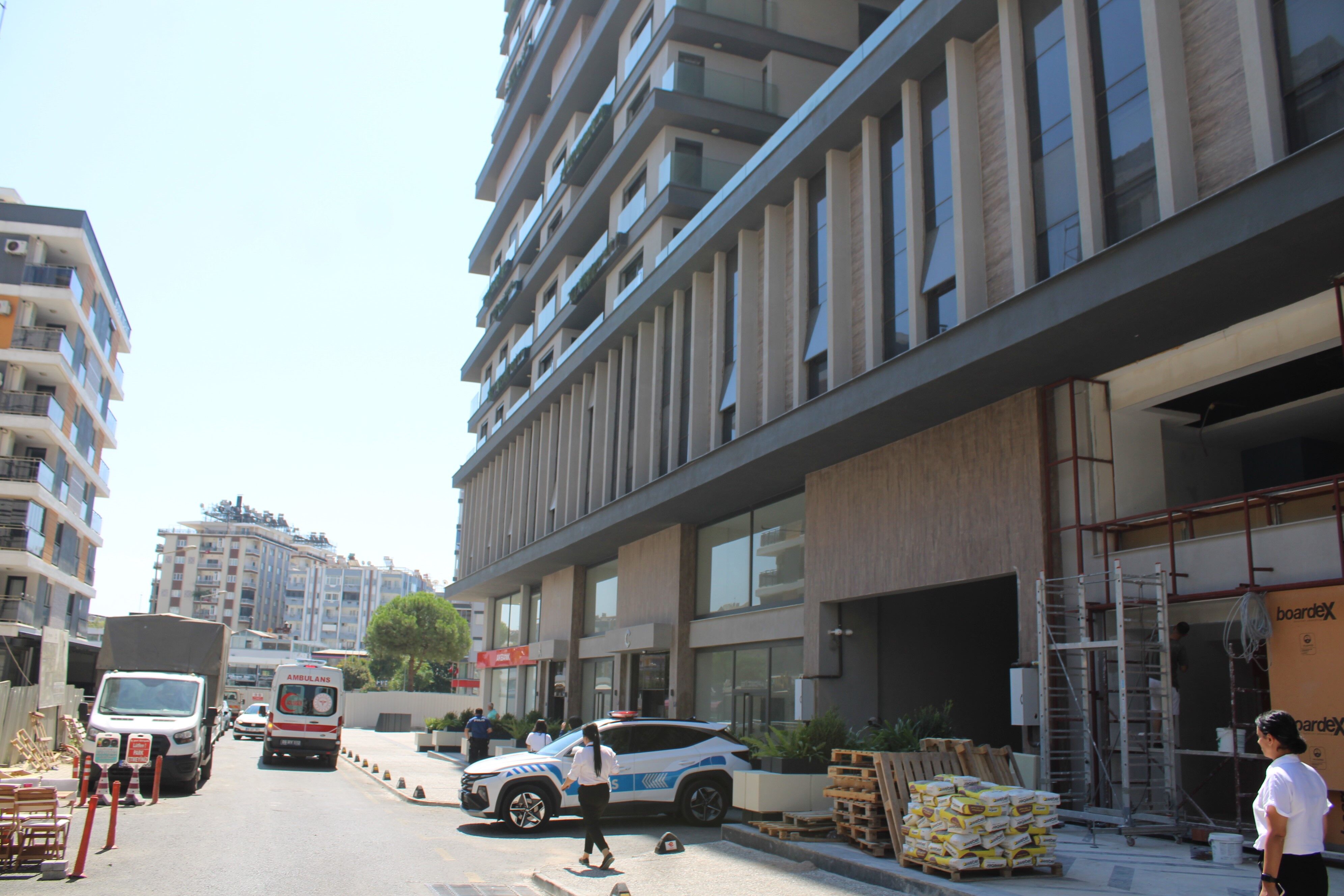 Aydın’da Görünmez Kaza 51 Yaşındaki Adam Merdivenlerden Düştü (2)