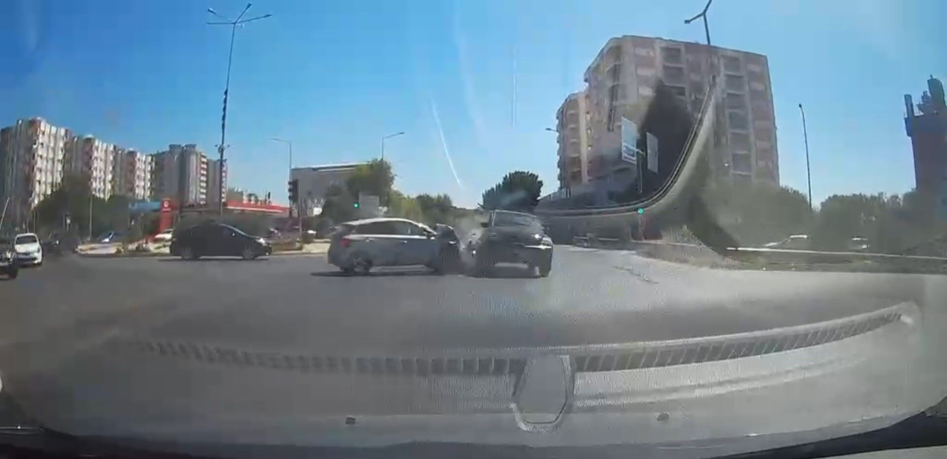 Aydın'da Kırmızı Işık Ihlali Felaket Getirdi! Çok Sayıda Yaralı, Yol Trafiğe Kapandı! (5)