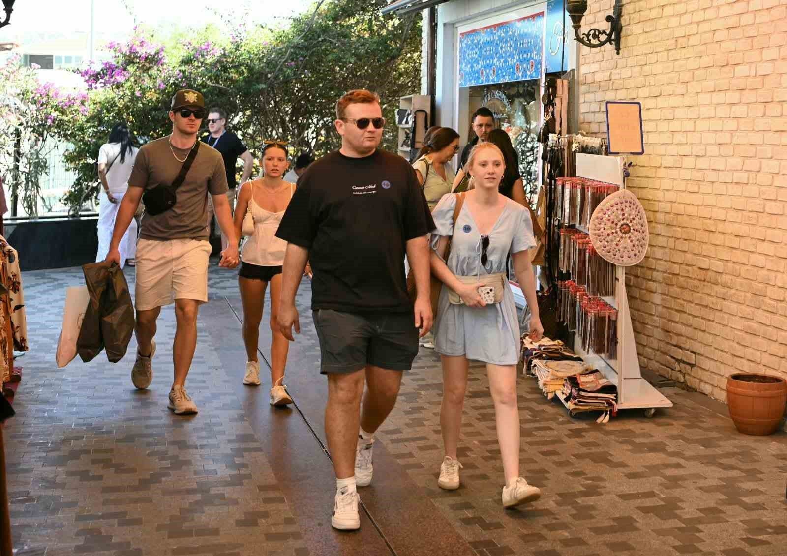 Aydın’da Kruvaziyer Sezonu Bereketli Geçiyor 7 Bin 818 Turist Geldi (2)