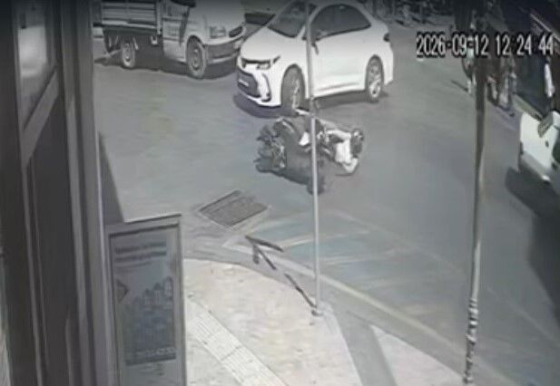 Aydın'da Otomobil Ve Motosiklet Birbirine Girdi! Çevredekiler Sürüklenen Sürücü Için Seferber Oldu (1)
