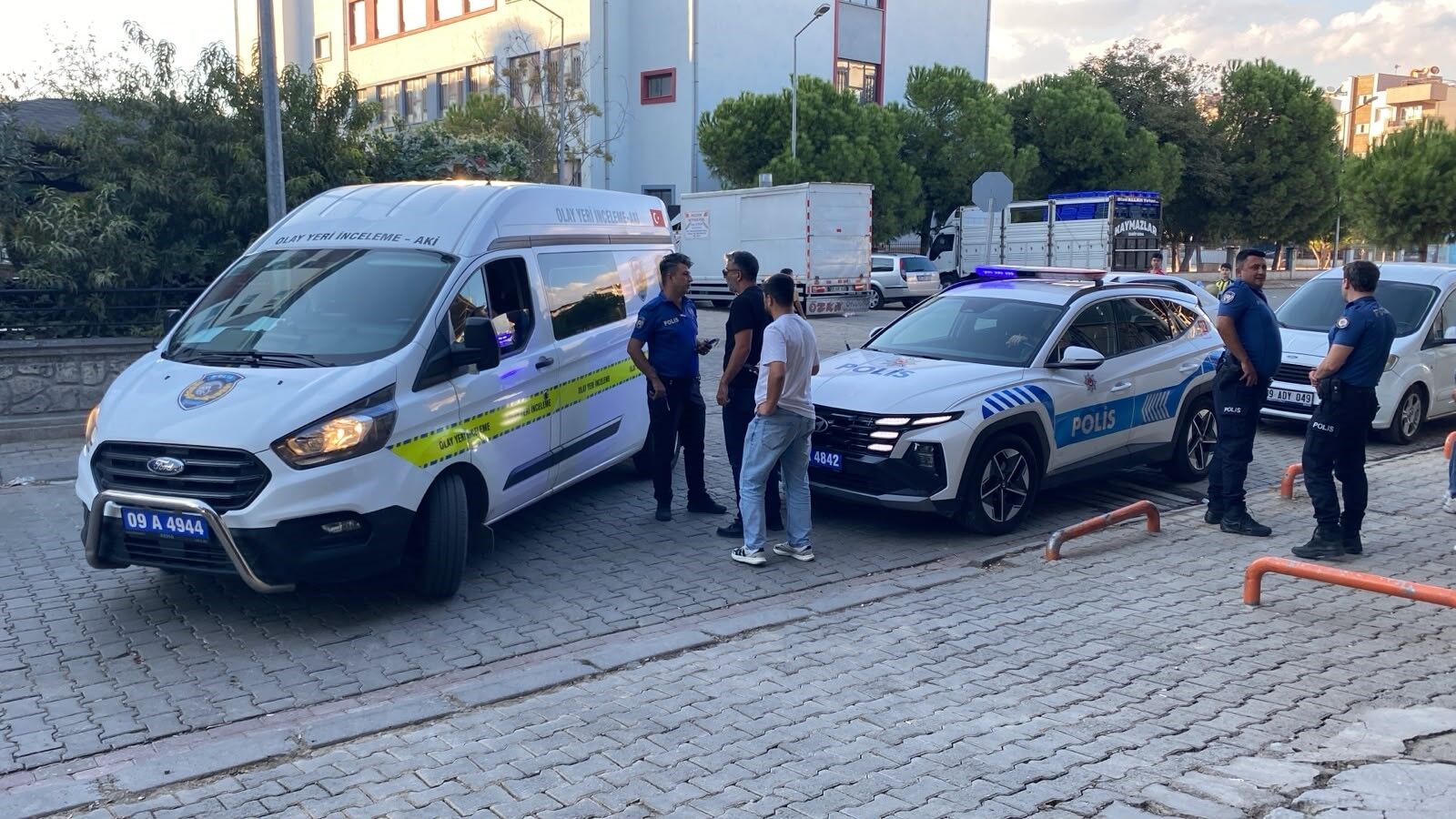 Aydın’da Panik Dolu Anlar Okulun Önünde Pompalı Tüfek Bulundu (3)