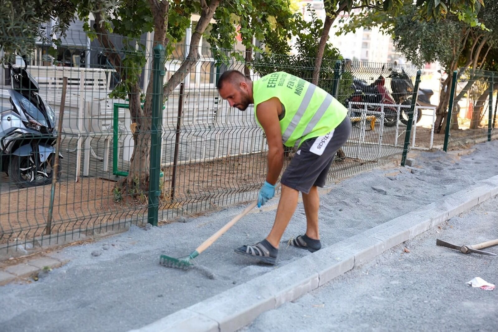 Efelerde Asfalt Mesaisi Devam Ediyor 689939 7D1Db0