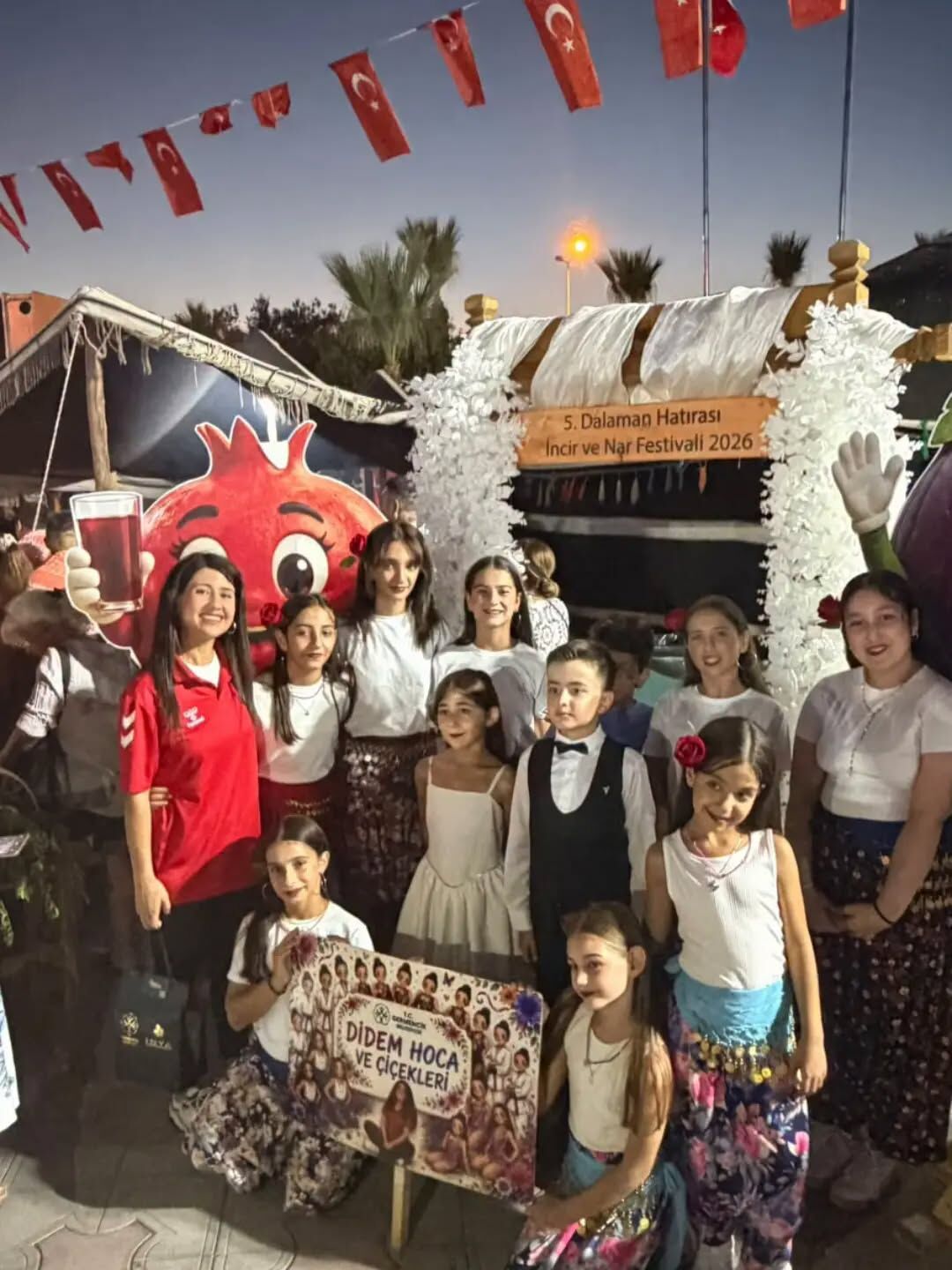 Germencik’in Çiçek Kızları Dalaman’da Sahne Aldı Başkan Zencirci De Muğlalıları İncir Festivali'ne Çağırdı (3)