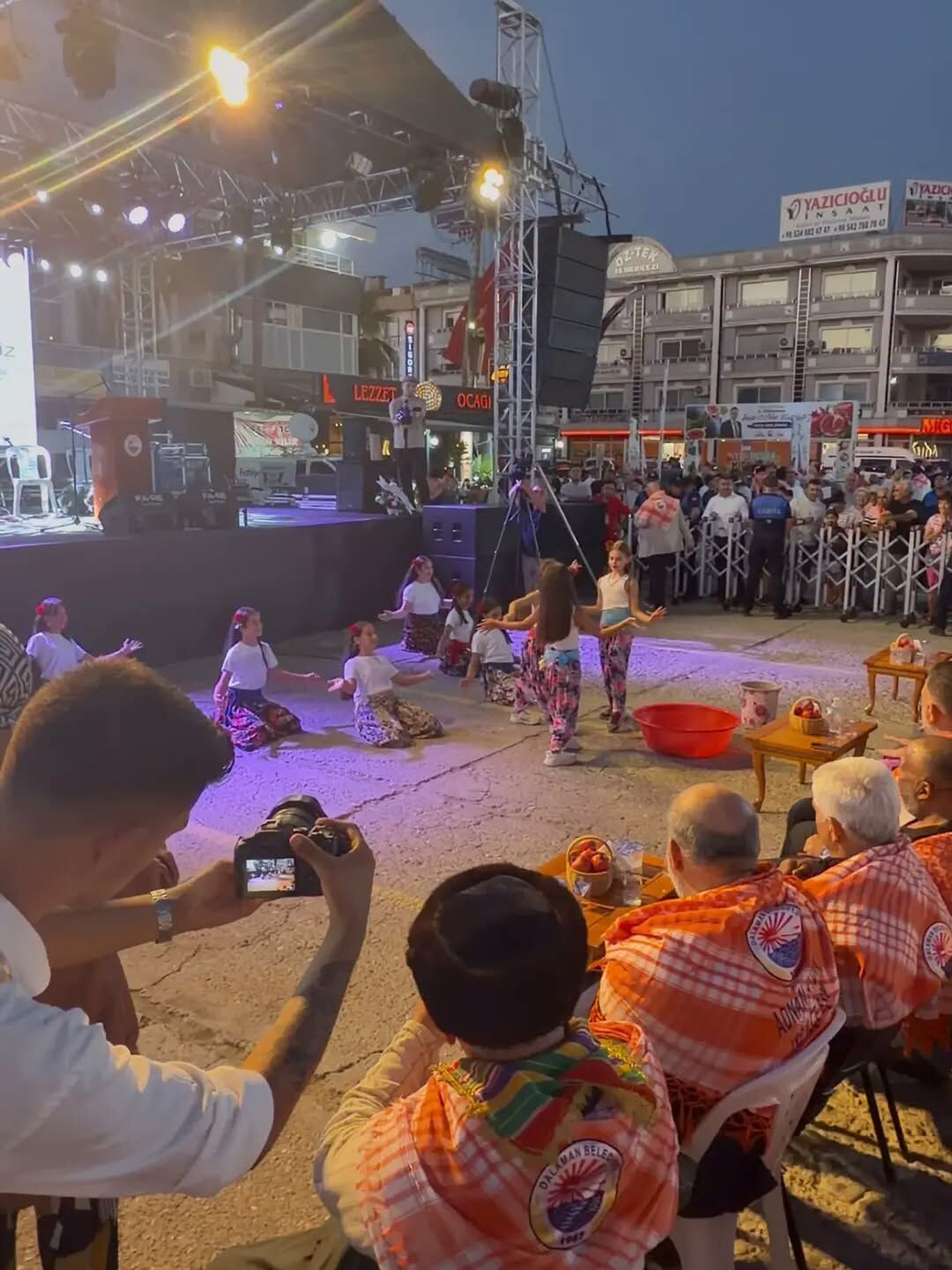 Germencik’in Çiçek Kızları Dalaman’da Sahne Aldı Başkan Zencirci De Muğlalıları İncir Festivali'ne Çağırdı (6)