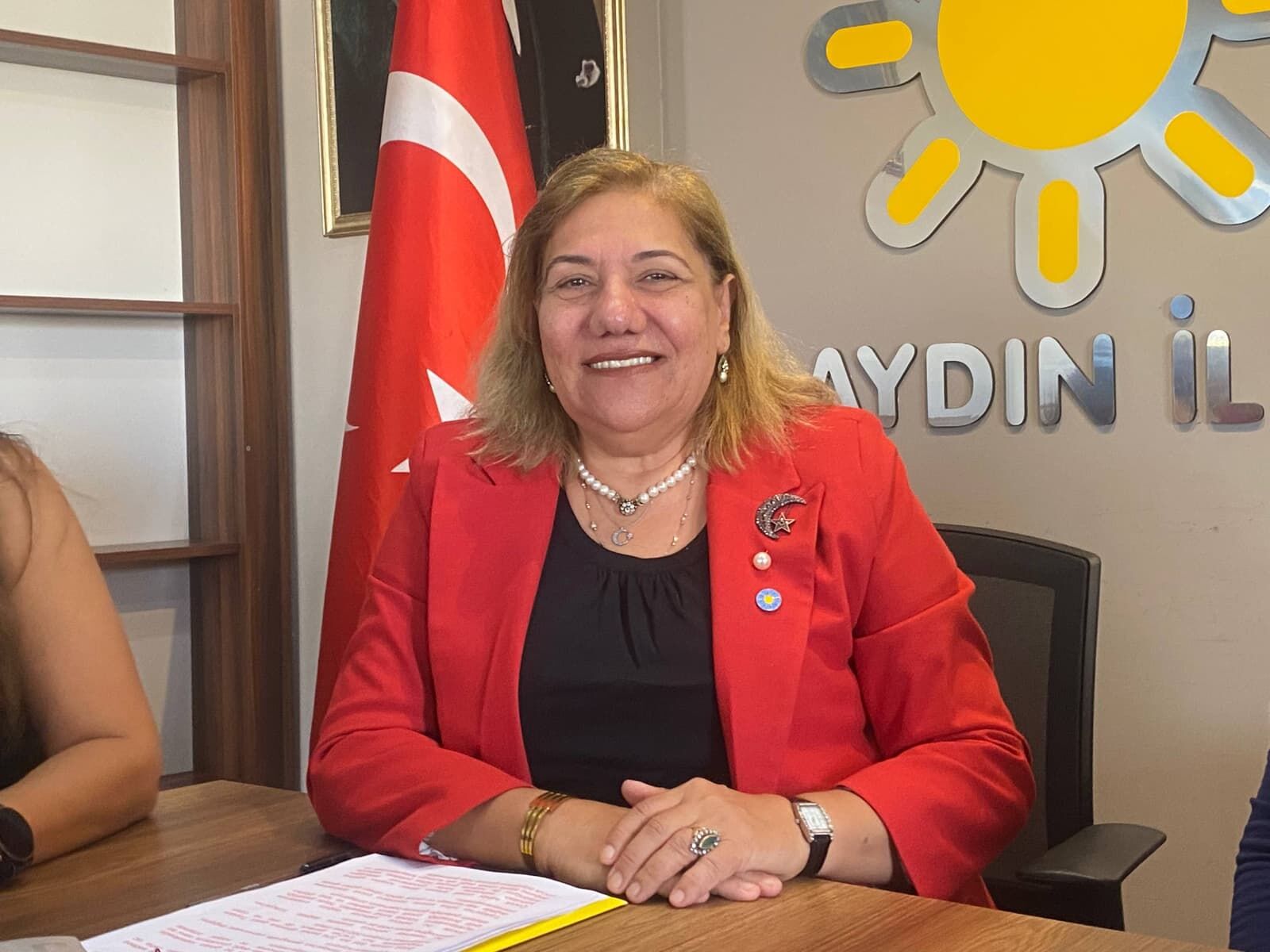 İYİ Parti Aydın Kadın Kollarından nüfus uyarısı: "Türkiye'nin nüfus geleceği tehlikede"