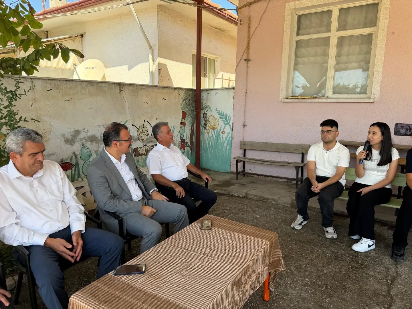 Kaymakam Ateş Öğrencilerle Buluştu Mezunlar Ve Yeniler Bir Araya Geldi (1)