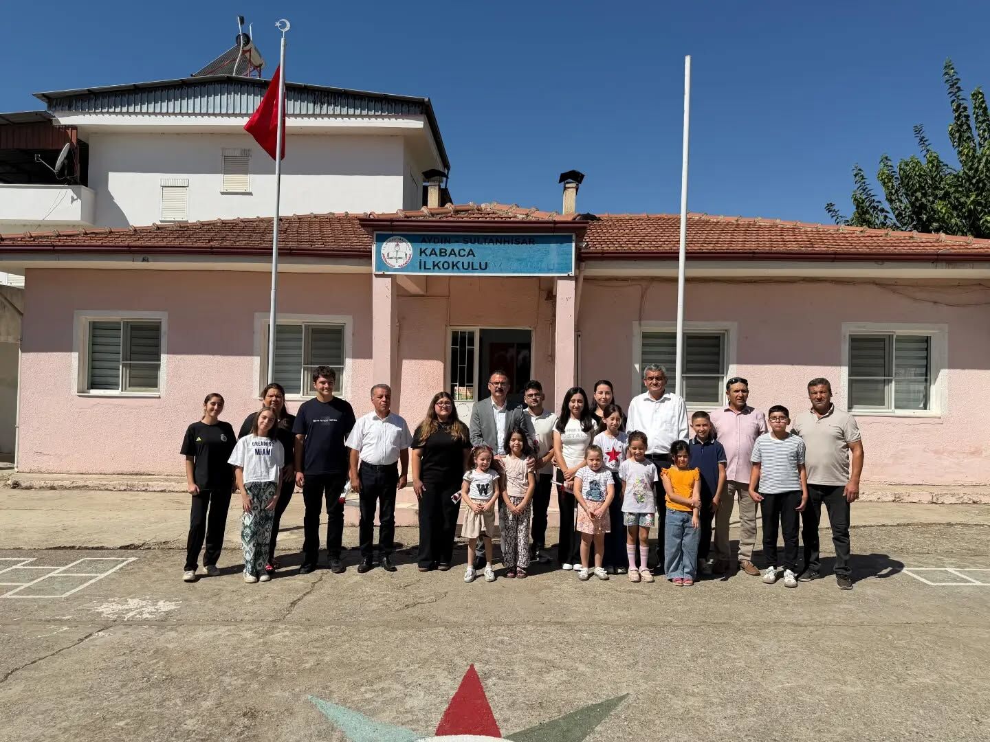 Kaymakam Ateş Öğrencilerle Buluştu Mezunlar Ve Yeniler Bir Araya Geldi (2)