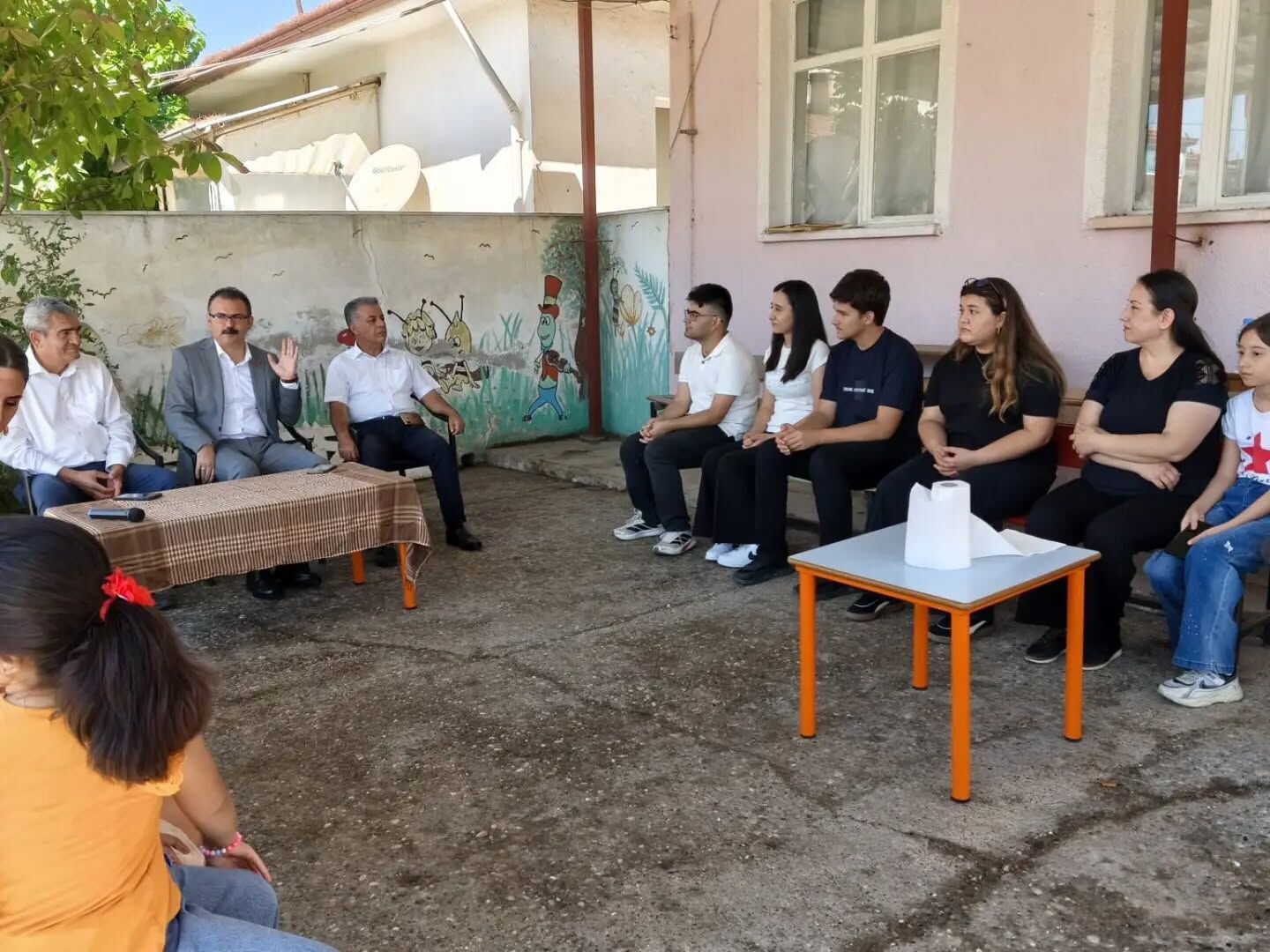 Kaymakam Ateş Öğrencilerle Buluştu Mezunlar Ve Yeniler Bir Araya Geldi (4)