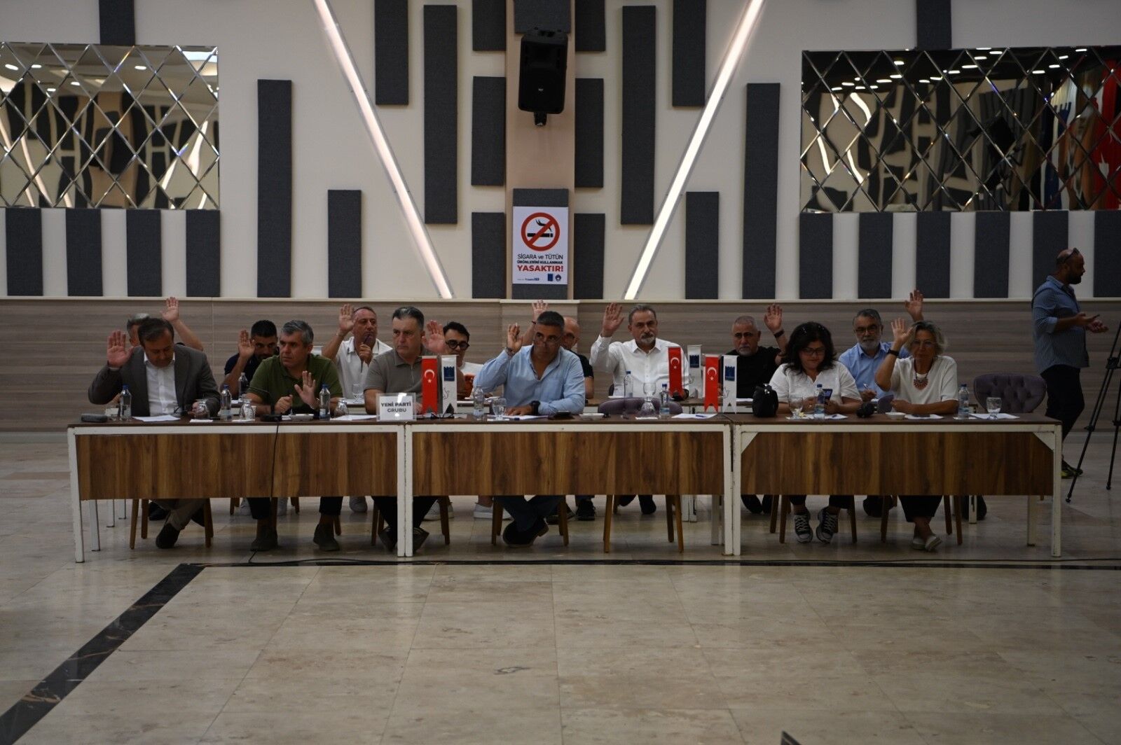 Kuşadası’nın emektar stadında belediye ‘AVM’ iddialarını reddetti