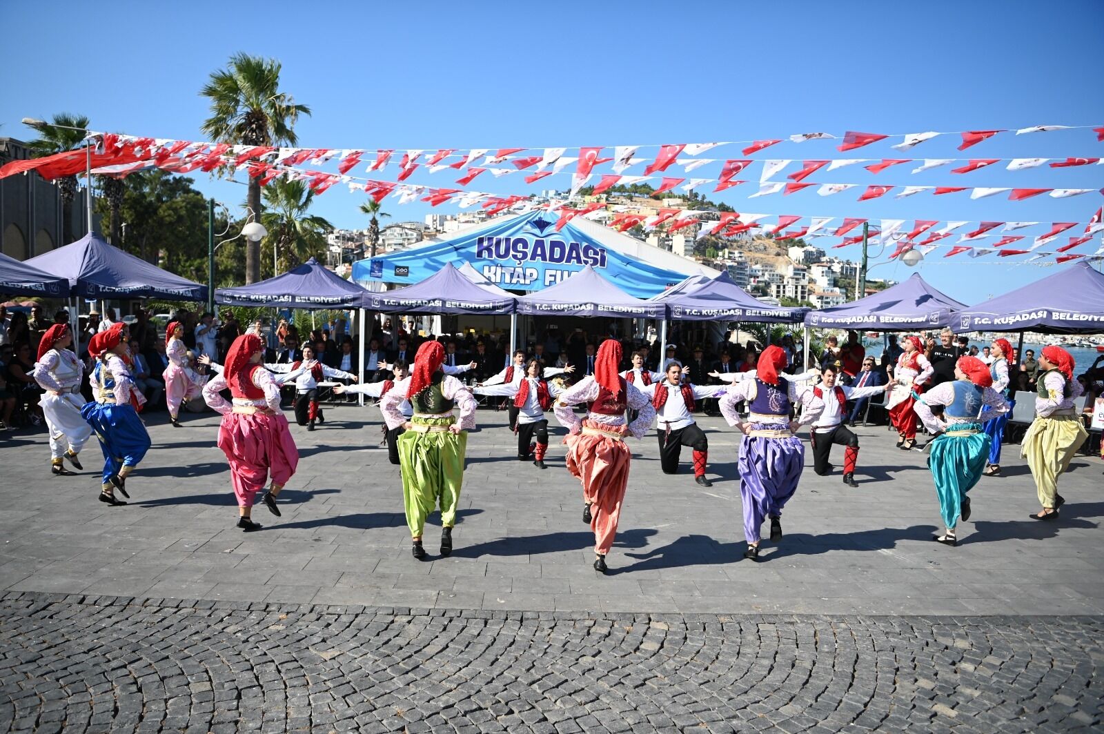 Kuşadası’nın kurtuluşu coşkuyla kutlandı