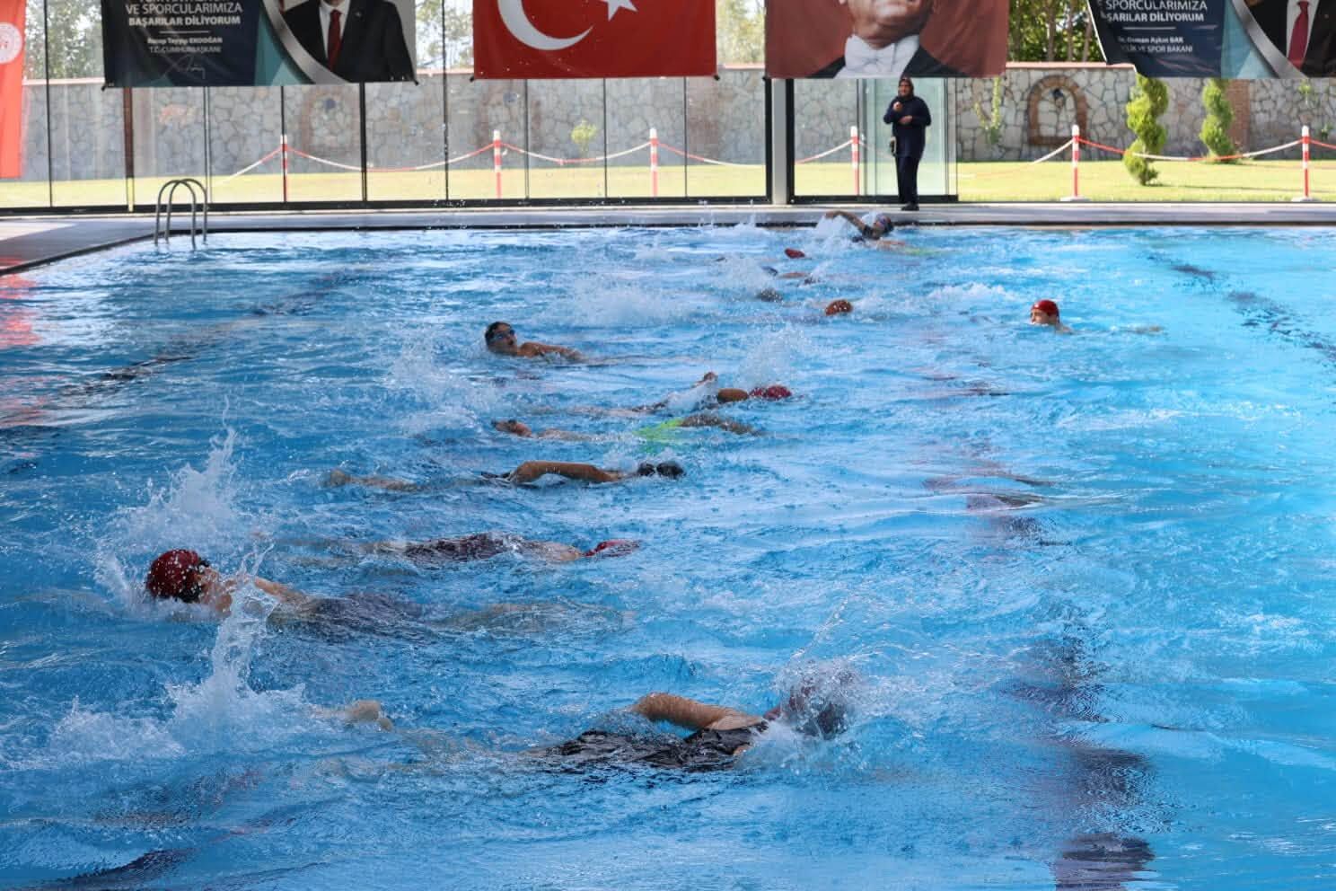 Kuyucak’ta çocuklar yüzme öğrendi: Kurslar sona erdi