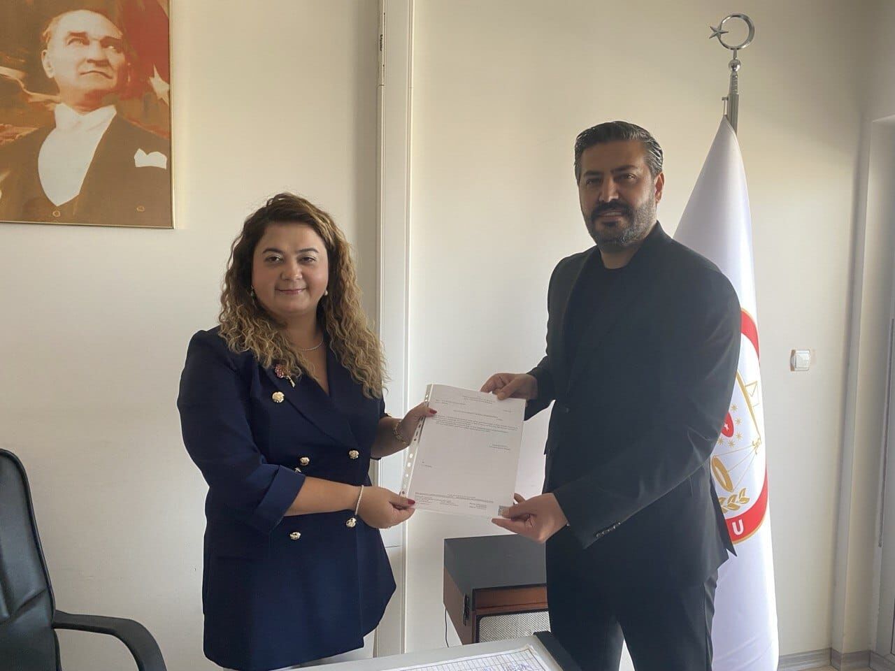 MHP Aydın'da mazbata heyecanı! Başkan Cihangiroğlu ve yönetimi mazbatalarını aldı