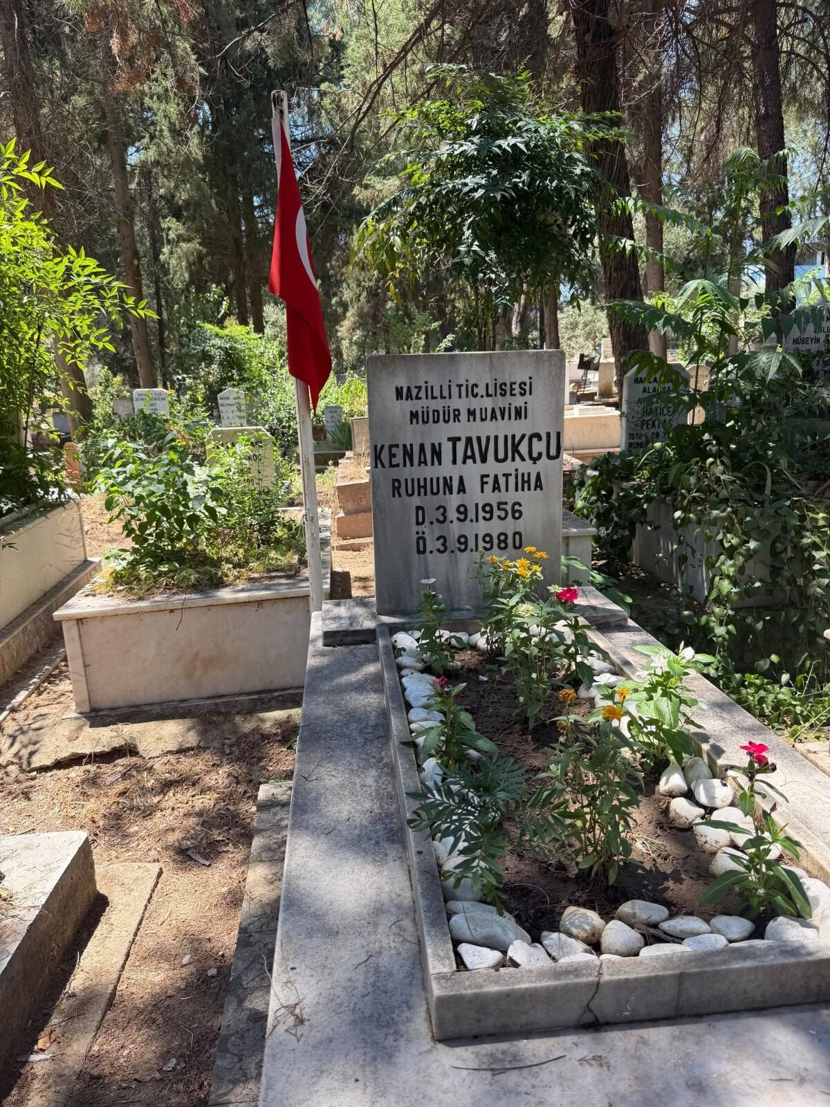 Mhp Nazilli’den Vefa Ülkücü Şehit Kenan Tavukçu Mezarı Başında Anıldı (1)