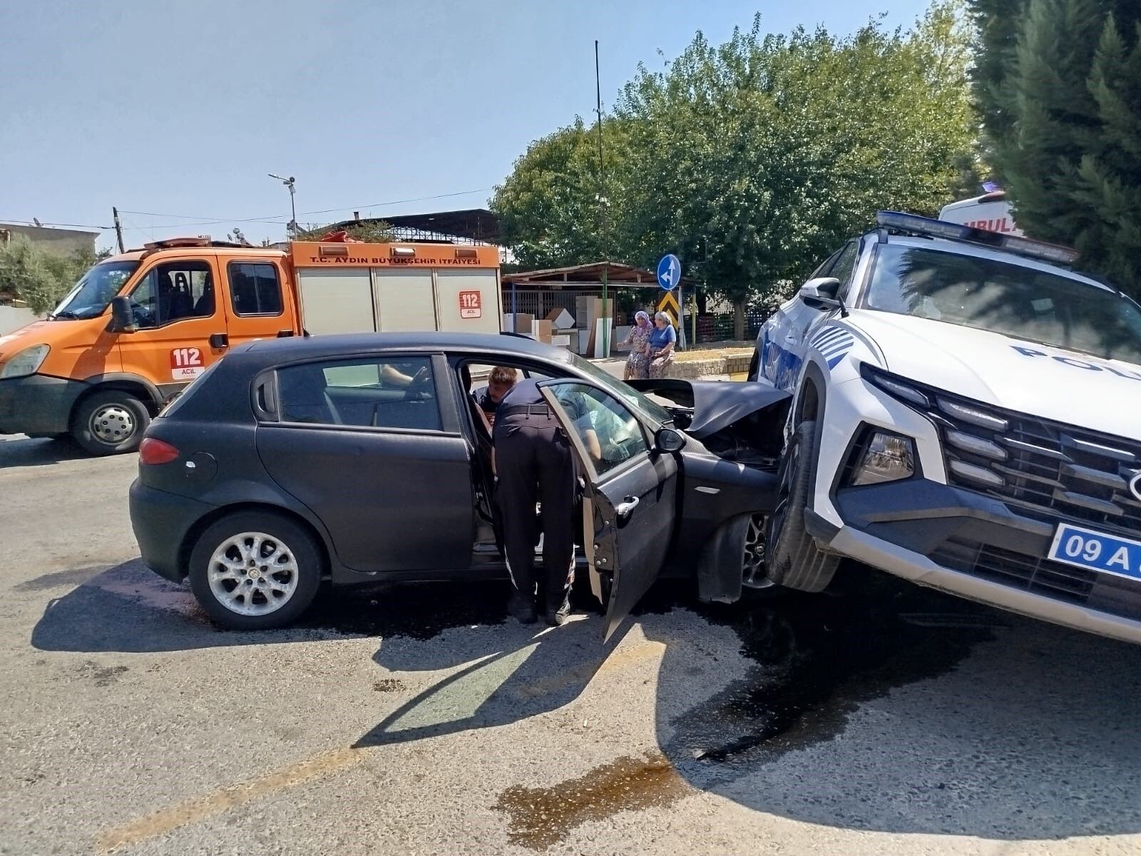 Nazilli’de polis aracıyla otomobil çarpıştı! 2 kişi yaralandı