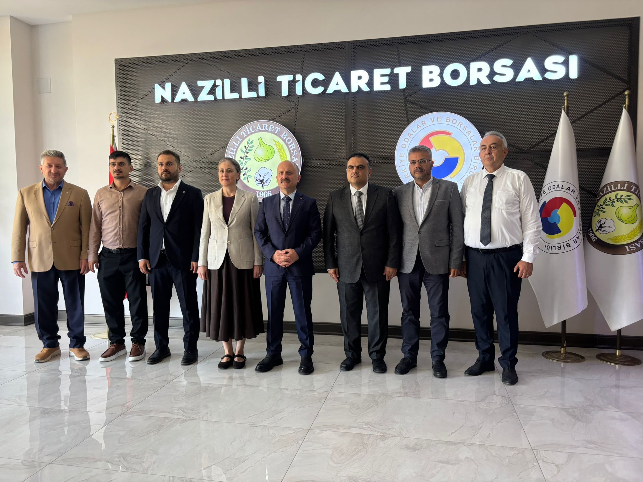 Nazilli’de Yılın Ilk Inciri Törenle Alındı Kilosu Bin Liradan Satıldı (2)