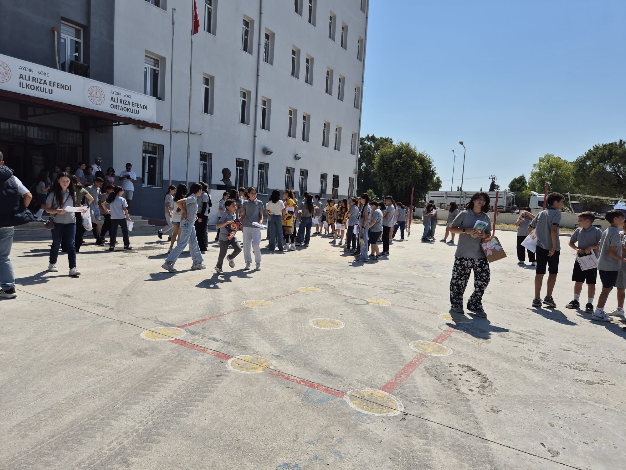 Söke’de öğrenciler ders başı yaptı