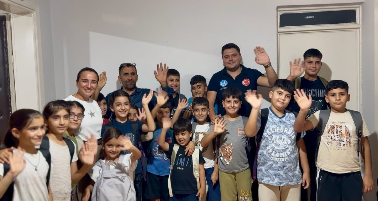 Ülkü Ocakları Aydın’dan öğrencilere kırtasiye desteği