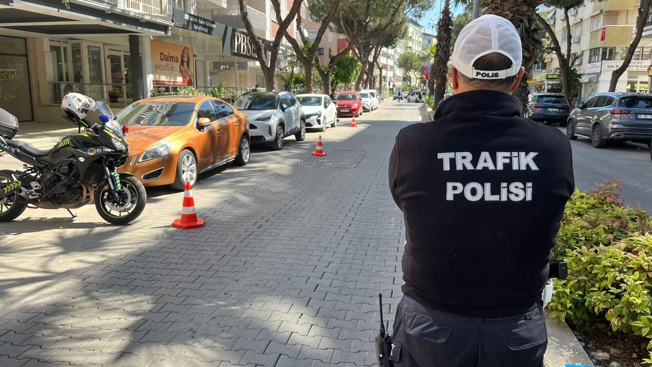 Nazilli’de trafik onlara emanet: Minik polislerden sürücülere yakın markaj
