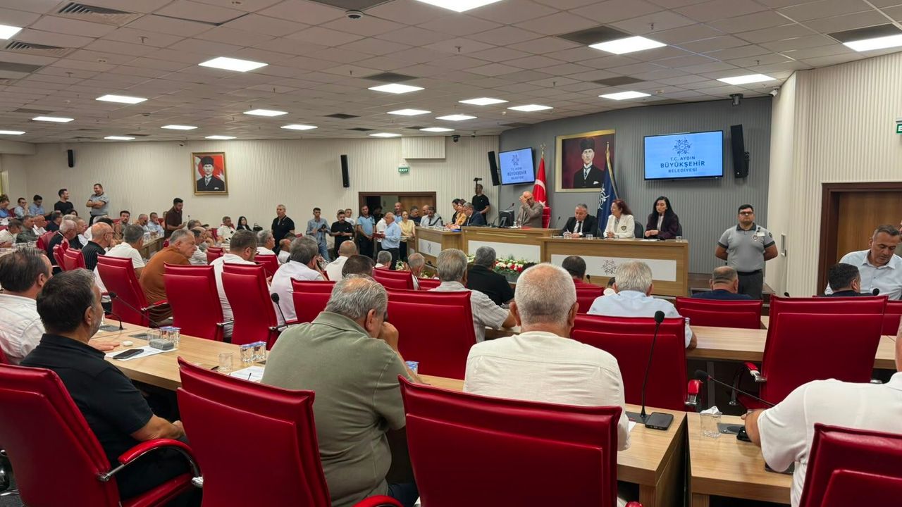 Mecliste tartışmanın adresi yine sinekler oldu!