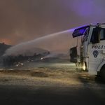 Çine’de orman yangınına TOMA desteği! Emniyet ekipleri de alevlerle mücadelede yer alıyor