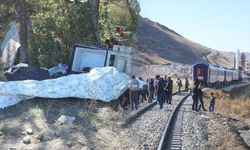 Yolcu treni kaza yaptı! Makinist öldü yaralılar var