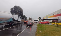 Aydın’da AVM yoğunluğu! Trafik kilitlendi, ilk gün çile günü oldu