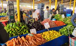 Söke'de pazar fiyatları dikkat çekti! Kış sebze ve meyveleri tezgahta