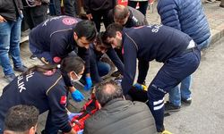 Nazilli’de motosikletle otomobil çarpıştı! Yaralının yardımına doktor yetişti