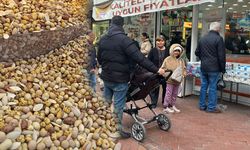 Nazilli’yi yılbaşı telaşı sardı! Kuruyemişçilerde kuyruk oldu