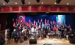 Nazilli’de nostaljik konser! Eskimeyen şarkılar seslendirildi