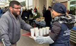 Nazilli’de sıcak çorba ikramıyla esnaf ve vatandaşın içi ısındı