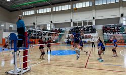 Aydın’da Voleybol Yıldızlar Grup Yarışması heyecanı yaşanıyor