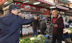 Nazilli’de farkındalık çalışması: Belediye ekipleri esnafa çöp poşeti dağıttı