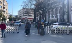 Kuşadası'nda aile kavgası trafiği kitledi! Hayat durma noktasına geldi