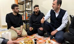 Erdem, öğrenci evinde sahur yaptı