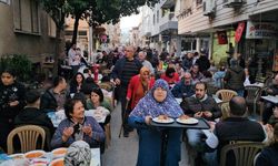 Nazilli’de esnaf iftar geleneğini bozmadı: Bin 200 kişi aynı sofrada buluştu