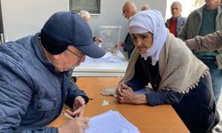 Aydın’da 90 yaşında sandığa geldi: “Ölmezsem oyumu kullanacağım”