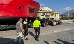 Römorka tırmanış feci şekilde sonlandı! Tekne çekerken hayatını kaybetti