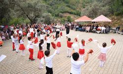 Arpadereli çocukların gösterisi büyüledi! Miniklerin yetenekleri göz doldurdu