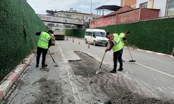 Nazilli’deki yağış yola zarar verdi: Ekipler hızla onardı