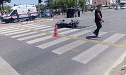 Motosiklet ve otomobil çarpıştı: 1 ölü 2 yaralı