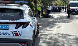 Otomobili sollayan motosiklet sürücüsü kaza yaparak öldü