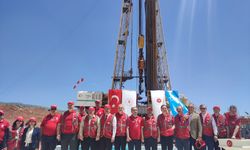 AK Parti’li Savaş 19 Mayıs coşkusuna Gabar’da ortak oldu
