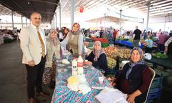 Başkan Kaya’dan Cuma Pazarı ziyareti! Vatandaşların taleplerini dinledi
