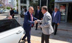 Başkan Yetişkin CHP Genel Başkan Yardımcısı Zeybek'i ağırladı