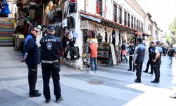 Kuşadası’nda çarşı ve caddeler sıkı denetim altında! Sıfır işgaliyeden taviz yok