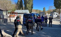 Göçmen kaçakçılarına dev operasyon! 547 düzensiz göçmen yakalandı